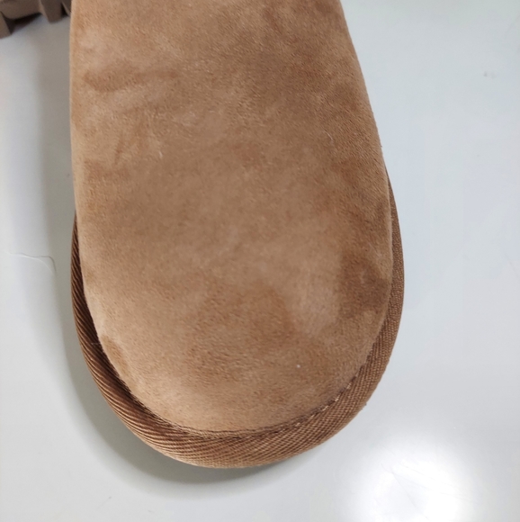 Kirkland Signature Chestnut Suede Short Shearling Boots - Picture 14 of 15